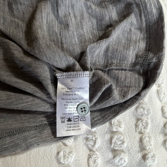 Ibex Men’s Merino Wool Henley Tshirt - Picture 3 of 7